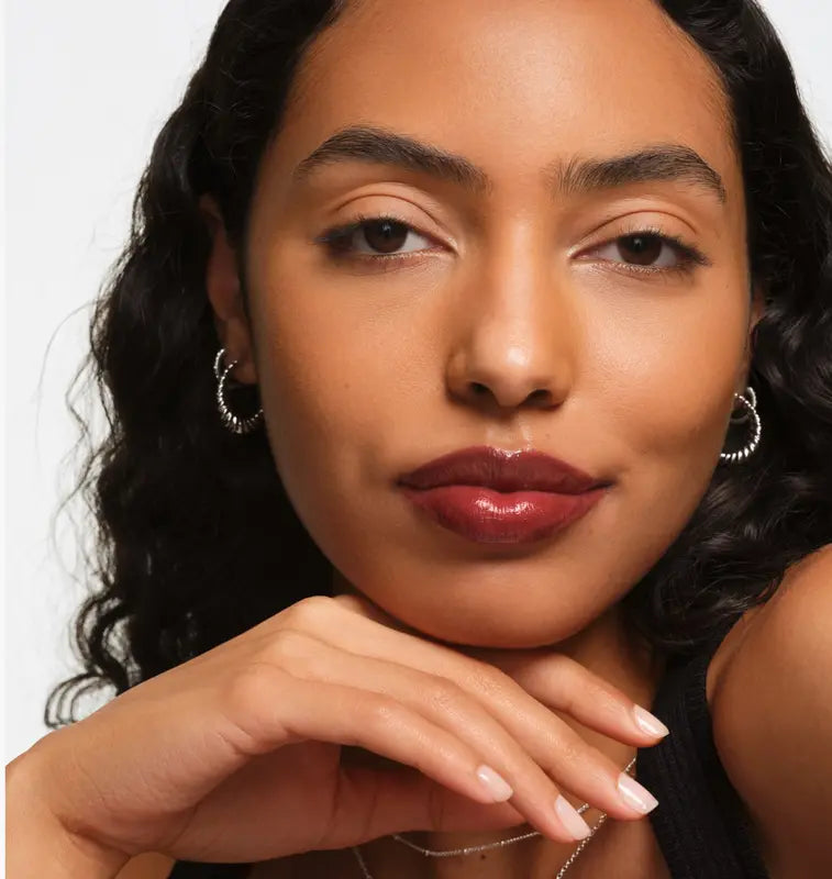 The  Signature Set： One Ampoule. One Liner. Your Signature Lip, Perfected.